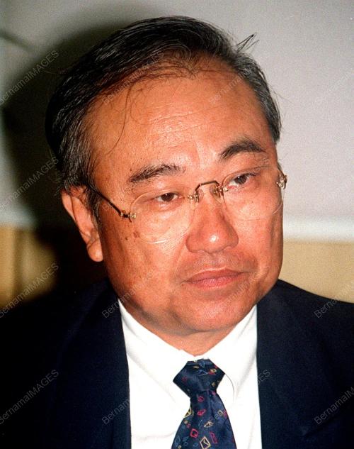 DATUK_PAUL_LOW_07012016