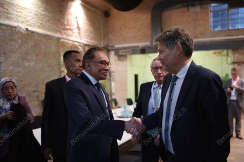 DATUK SERI ANWAR IBRAHIM