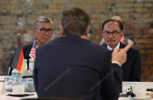 DATUK SERI ANWAR IBRAHIM
