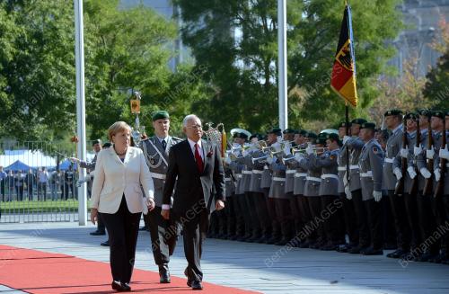 DEU15_27092016_PM_WELCOMING_CEREMONY