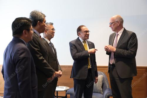 DATUK SERI ANWAR IBRAHIM