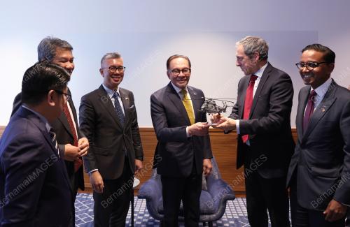 DATUK SERI ANWAR IBRAHIM