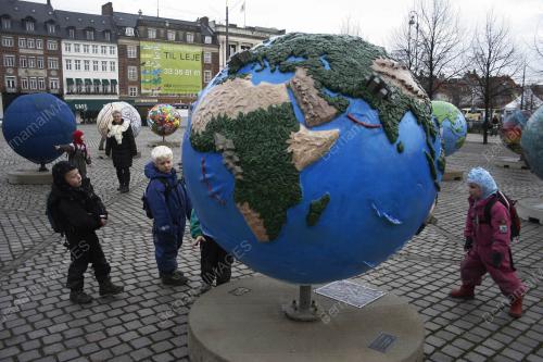 COOL GLOBES FOR COP 15