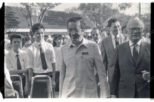 Dr Mahathir Lancar Skim Urusniaga ASB