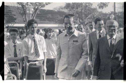 Dr Mahathir Lancar Skim Urusniaga ASB