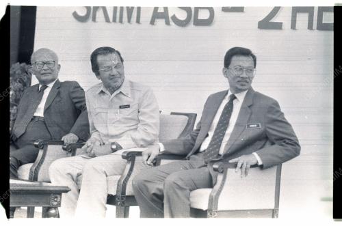 Dr Mahathir Lancar Urusniaga Skim ASB