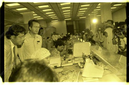 Dr Mahathir Lancar Urusniaga Skim ASB