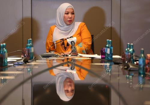 DATIN DR ADLINA KAMARUDIN