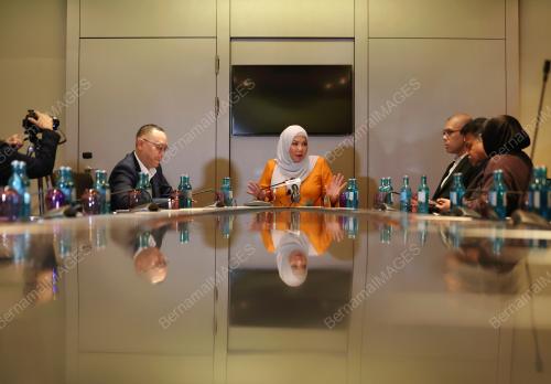 DATIN DR ADLINA KAMARUDIN