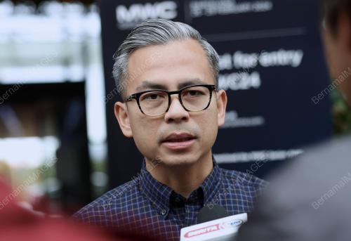 FAHMI FADZIL