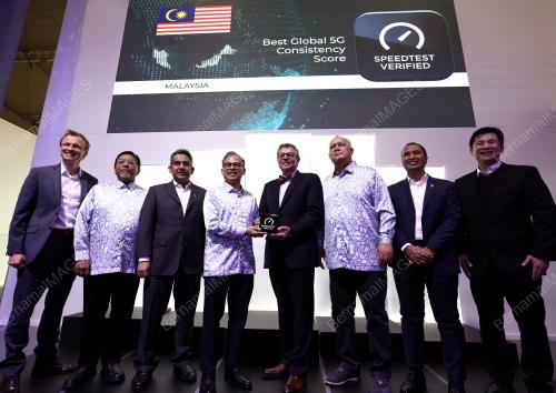 FAHMI FADZIL