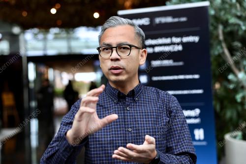 FAHMI FADZIL