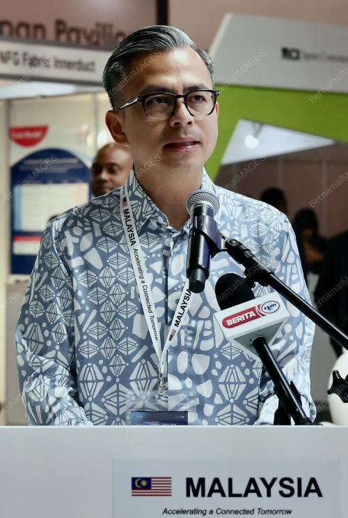 FAHMI FADZIL