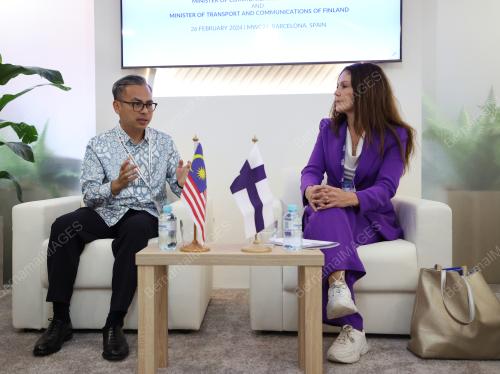 FAHMI FADZIL