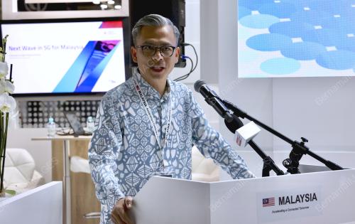 FAHMI FADZIL