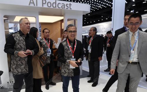 FAHMI FADZIL