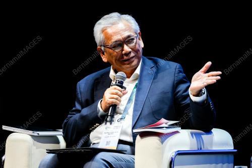 RAJA DATUK DR ABDUL AZIZ RAJA ADNAN