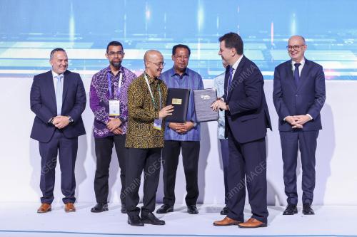 DATUK SERI ABDUL RAHMAN MOHAMAD