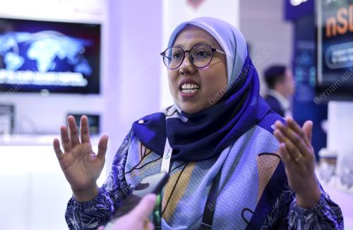 DR. RICCA RAHMAN NASARUDDIN