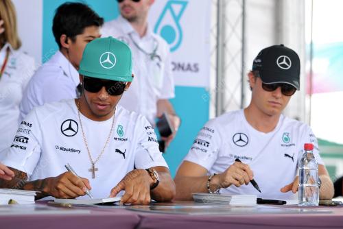 F18_30032014_F1_AUTOGRAF
