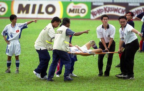 FBW02-07_09_2001_FOOTBALL_02022016