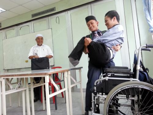 FEA01_05082013_MOHD_ZAHRIN