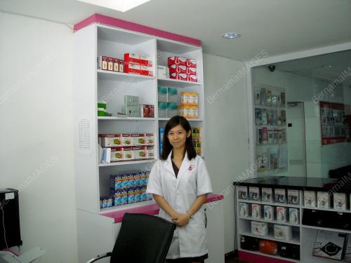 FEA01_05122012_LOVY_PHARMASI