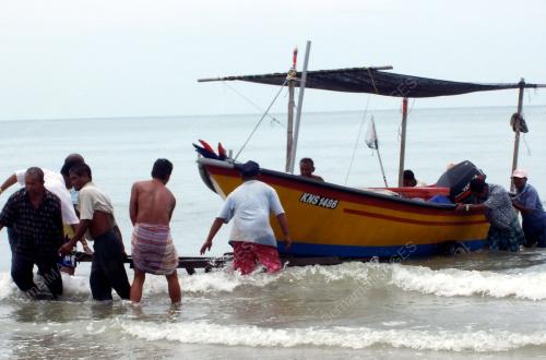 FEA01_12062012_PANTAI_MELAWI