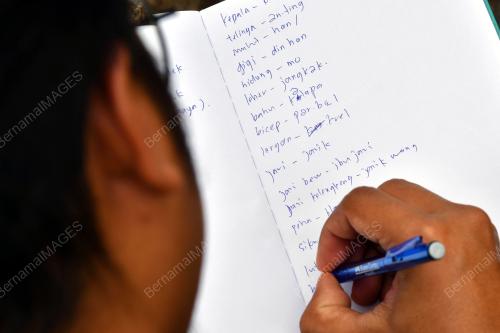 BAHASA ORANG ASLI MENDRIQ