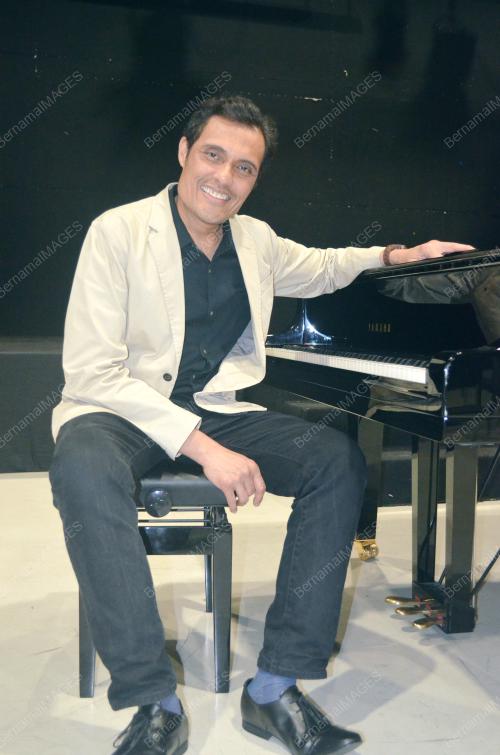 FEA01_17032015_PIANIST