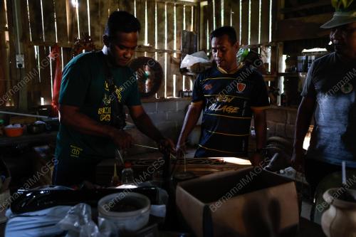 USAHAWAN PERABOT KAYU