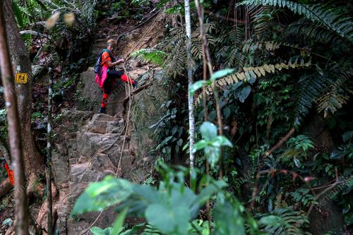 BUKIT DINDING BATUAN TERTUA