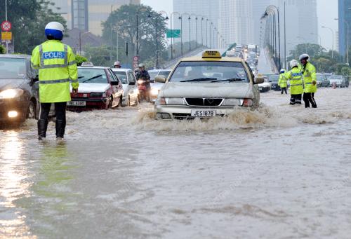 FEA01_20012012_BANJIR