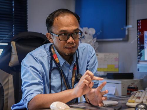 DR NURAZAM OMAR