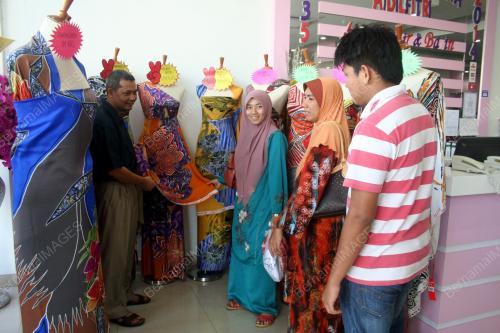 FEA01_26082014_BATIK