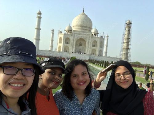 PERJALANAN KE INDIA