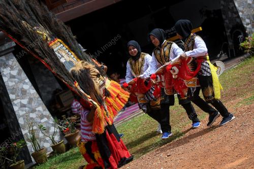 BARONGAN_WAROK