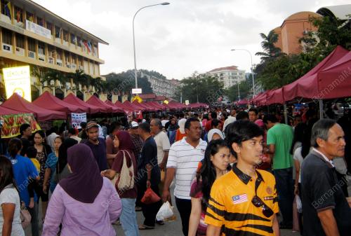 FEA02_01082012_BAZAR