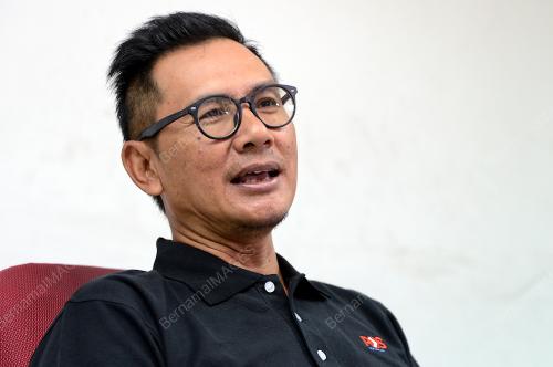 CHAIRIL ANWAR