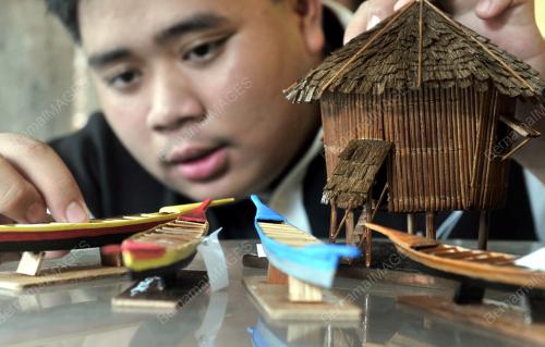 FEA02_07032014_MINIATUR