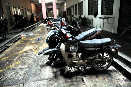 FEA02_07052012_KAMPUNG_MEDAN