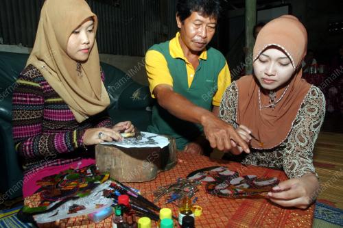 FEA02_08112013_WAYANG_KULIT