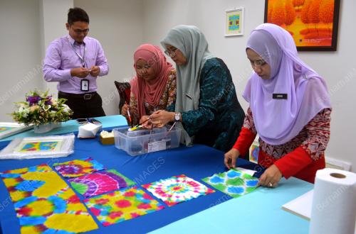 FEA02_08122017_BATIK