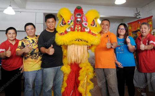 FEA02_09012017_KOSTUM_SINGA