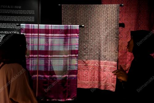 PAMERAN LIMAR