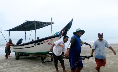 FEA02_12062012_PANTAI_MELAWI