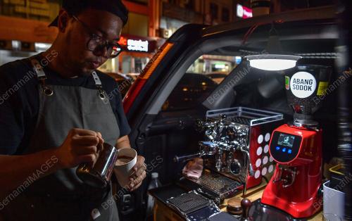'DIY' BUT KERETA JADI KEDAI KOPI JANA PENDAPATAN SAMPINGAN