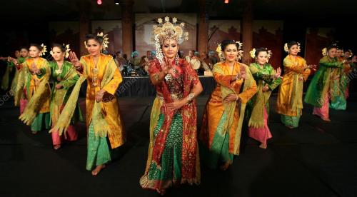 MEK MULUNG CAHAYA BULAN