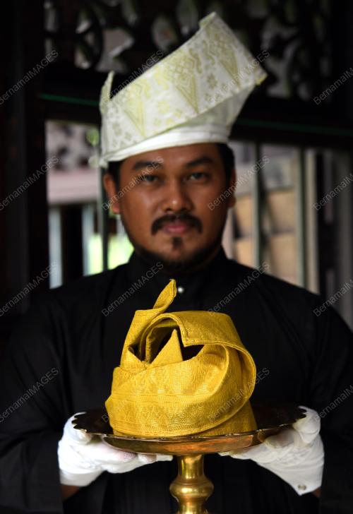 FEA02_18102018_TENGKOLOK_BN201809178194