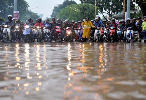 FEA02_20012012_BANJIR